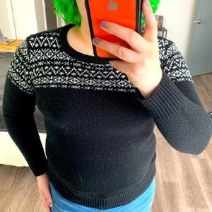 Black White Pattern Sweater Size Small